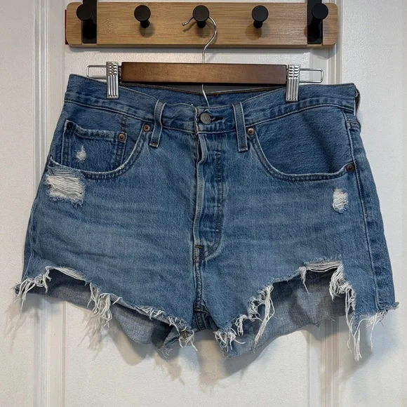 Levi's 501 Distressed Jean Shorts - Picture 1 of 4